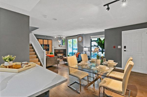 Magnificent 3 Bedroom Duplex in Center of Yaletown with Fireplace